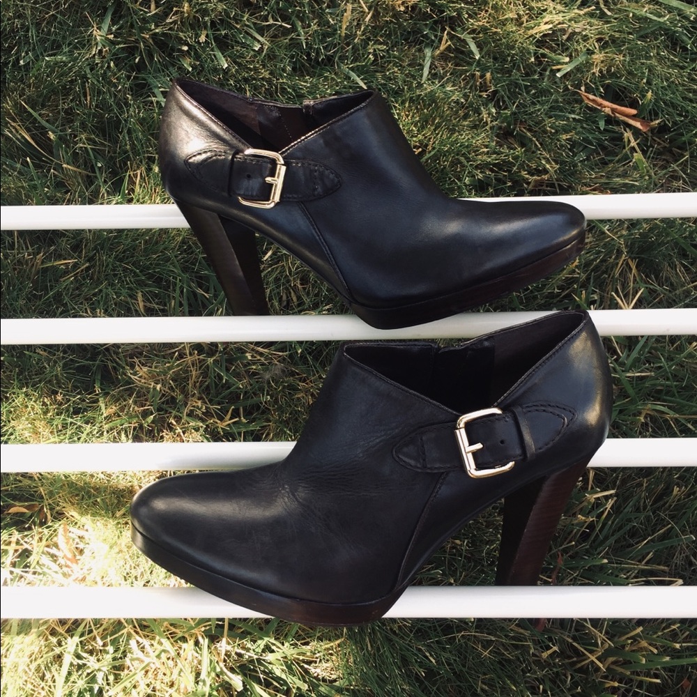 Ralph Lauren black heeled ankle booties size 9